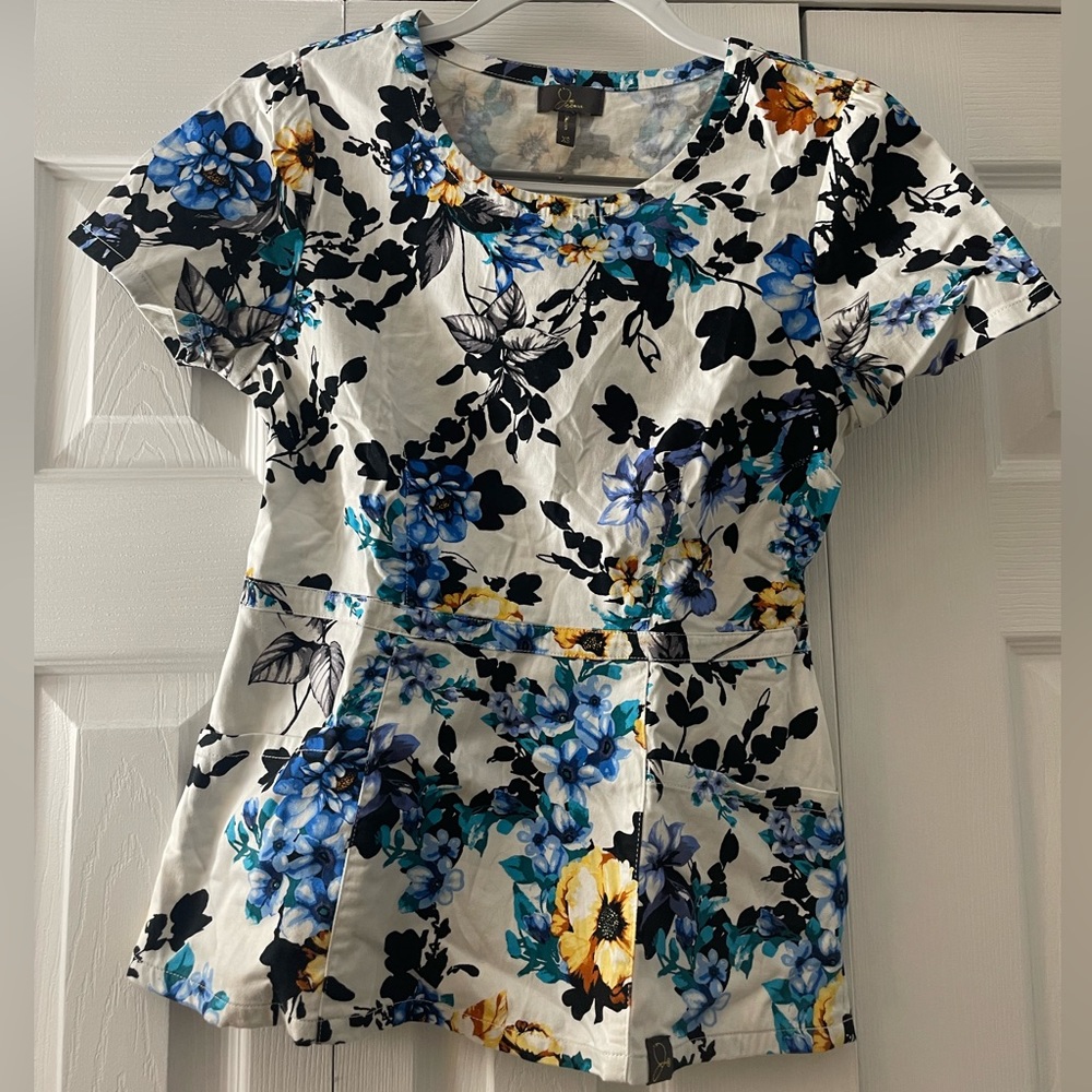 Jaanuu Floral Scrub Top with side zipper